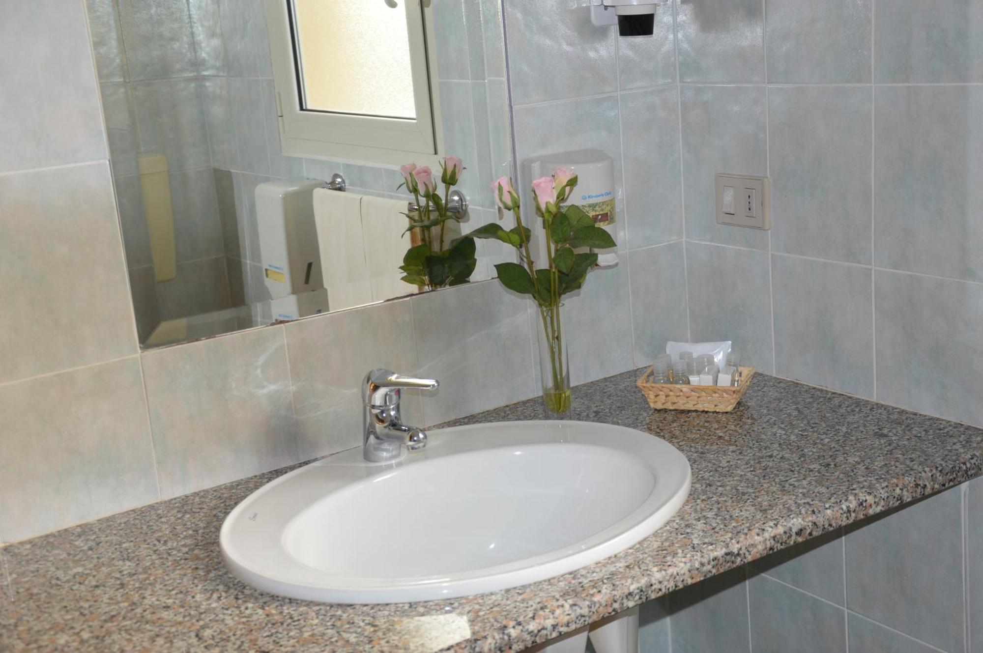 Hotel La Palma San Teodoro  Pokój zdjęcie